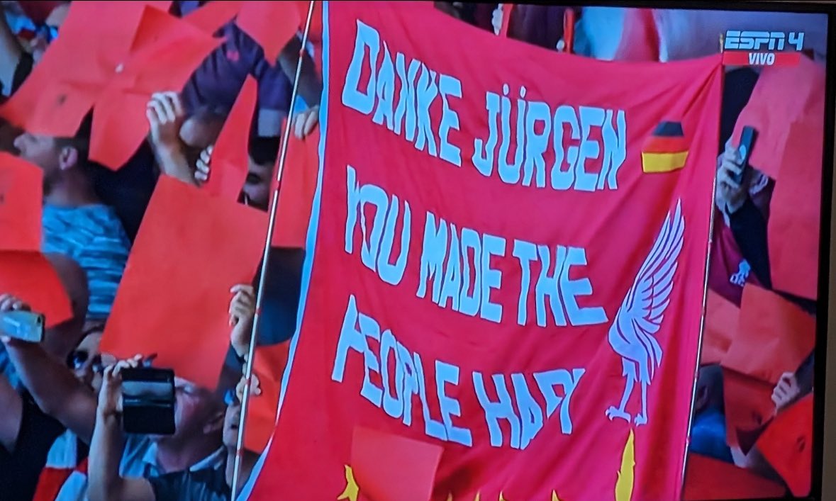 Þegar öllu er á botninn hvolft snýst fótboltinn um þetta fyrir stuðningsmenn. Hamingja og von. Gjaldmiðillinn í fótbolta er vonin, ekkert annað. Dauðöfunda Liverpool-stuðningsmenn af allri voninni og hamingjunni sem Klopp hefur veitt þeim undanfarin ár. Fátækari deild framundan.