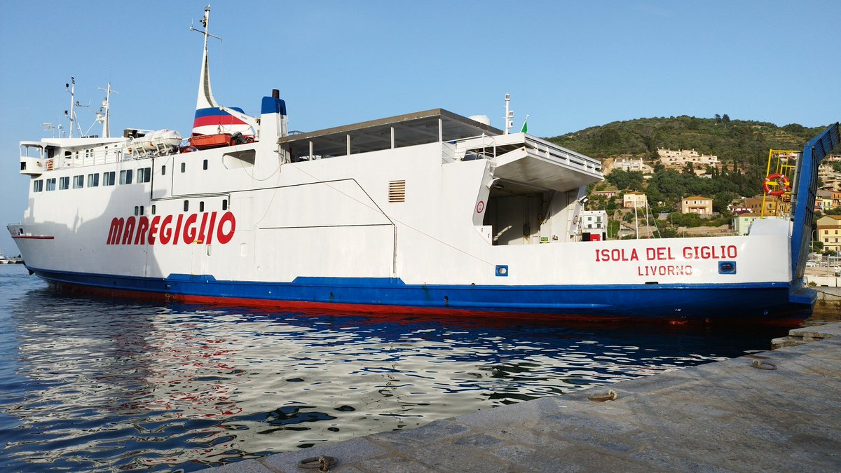 Embarking for the Giglio island (Tuscan archipelago), looking for #floweringplants, #nectars, #pollens and of course #pollinators. National Geographic expedition...
