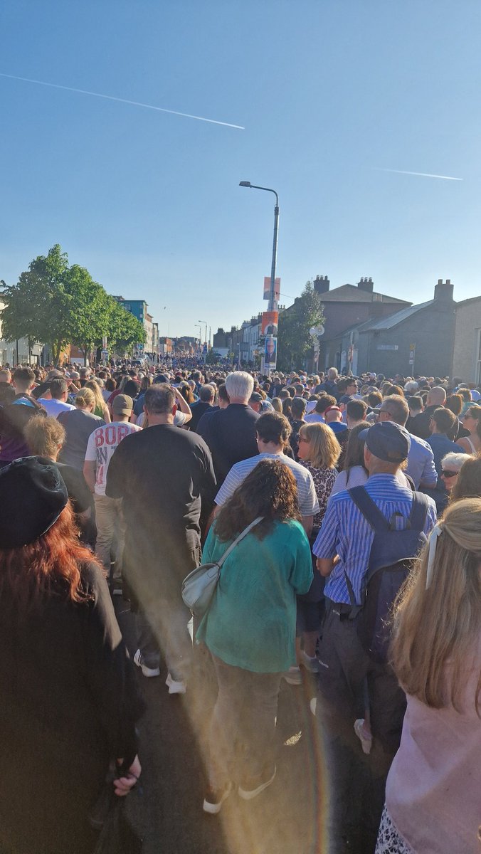 Croke Park #brucespringsteen shit show... how do you make it so bad. Honest to god. Pure shitshow. There shouldn't be queues just to get down the road! Idiots. #shitatyourjob