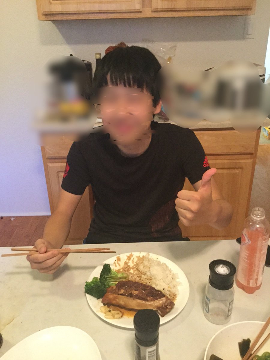 fusirbxk's tweet photo. 给北京弟弟吃牛排

吃饱了才有力气干正事🥵🥵🥵 https://t.co/CFtgPzfZBW