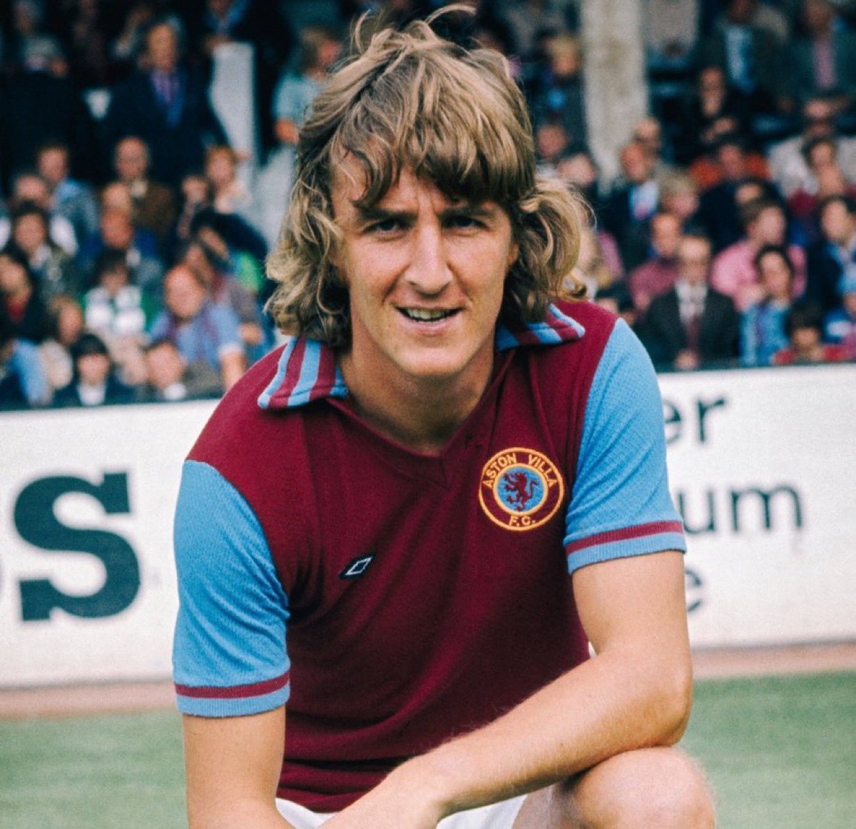 AviscSolent's tweet photo. Sad to hear that Ian “Chico” Hamilton has died aged 73.
Chico was an iconic figure and played in over 200 games for the Villa and scored 40 goals when the Villa with his help started our climb from the old 3rd Division.
He also had spells at Chelsea, Shef Utd.
😕RIP Villa HEITS🪦 https://t.co/K7lAgMd8TU