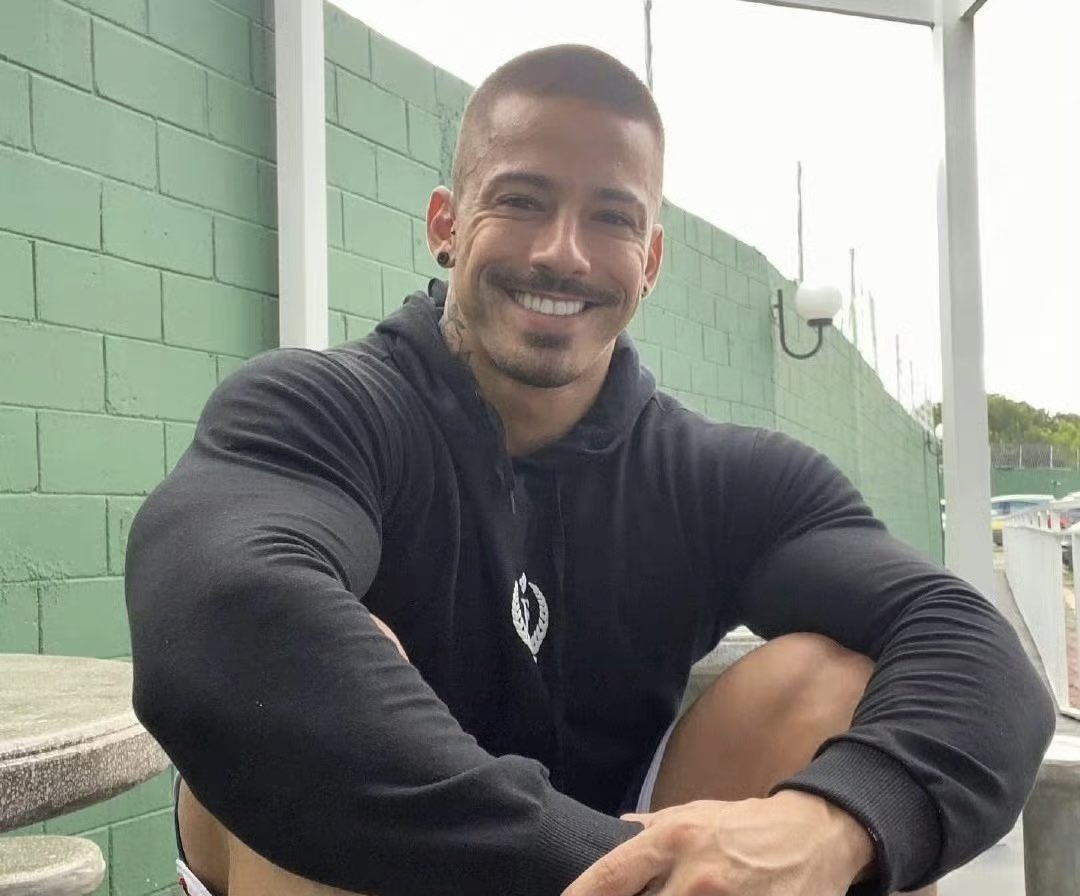 OFRecharge's tweet photo. #onlyfans
OFID:alexsalgueiro
介绍:巴西直男健美模特，有些异性互动，视频数量多但时长一般，无内购，广告推送有点多。 https://t.co/dyMlZkyNE1