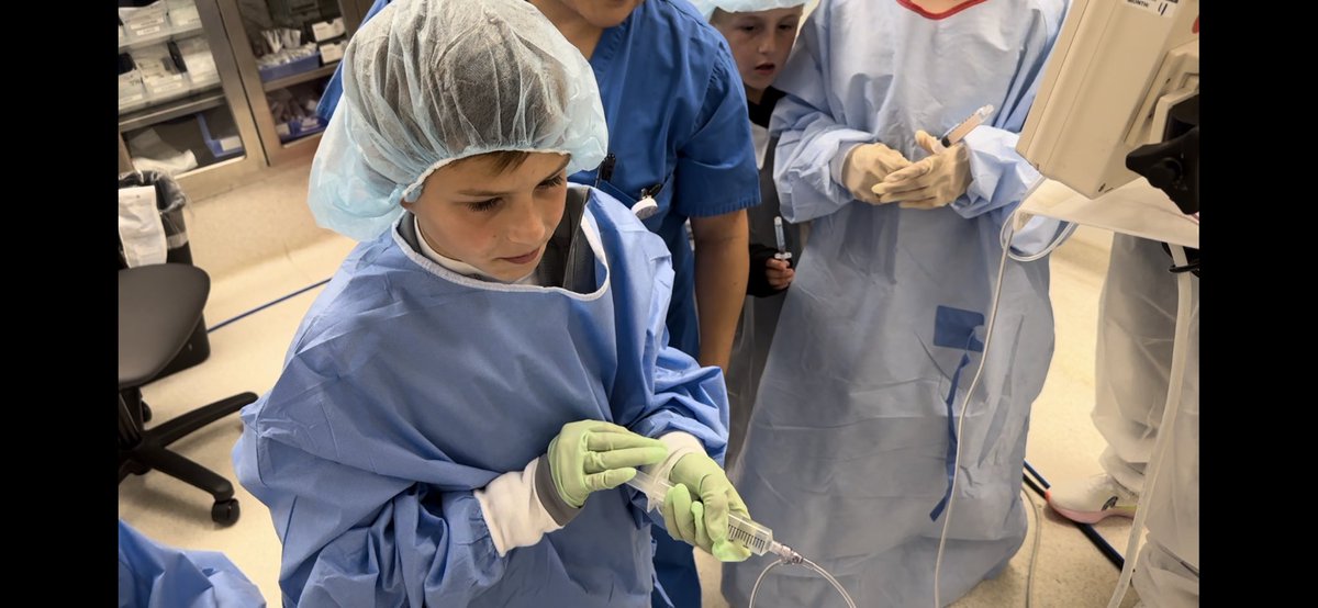 smnardello's tweet image. Had an amazing Family Day at Melrose Wakefield, “The Rose”! Kids explored irrigation, intubation, laparoscopy, ultrasound, and even the Robot! Huge thanks to Kelly Corbi, Mike DeLeo, Jim McCowan, Eileen Giordano, Kris Flynn, and our incredible nurses for making it unforgettable.