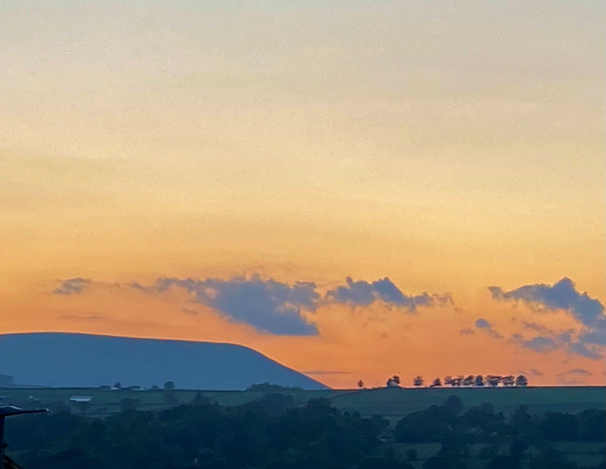 'As the #sun gracefully dips below the horizon, behold the breathtaking view of #PendleHill in all its tranquil glory. Always a delight to explore this serene side of #Lancashire” #Alhamdulillah #LancashireLove #UnitedKingdom