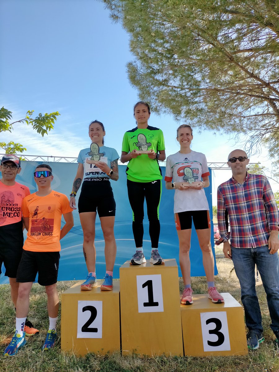 Este #domingo nuestras atletas consiguieron dos nuevos podiums, esta vez en el #cross de #Meco
🥇Veterana A (Diana Morán Espinosa)
🥉 Senior (Miriam López Hinojosa)
<a href="/AytoAlcalaH/">Ayuntamiento de Alcalá de Henares</a> <a href="/Alcala_Deporte/">Alcalá es Deporte</a> <a href="/Entrena_Atletas/">Entrenador Atletas</a> #correr #running #alcaladehenares