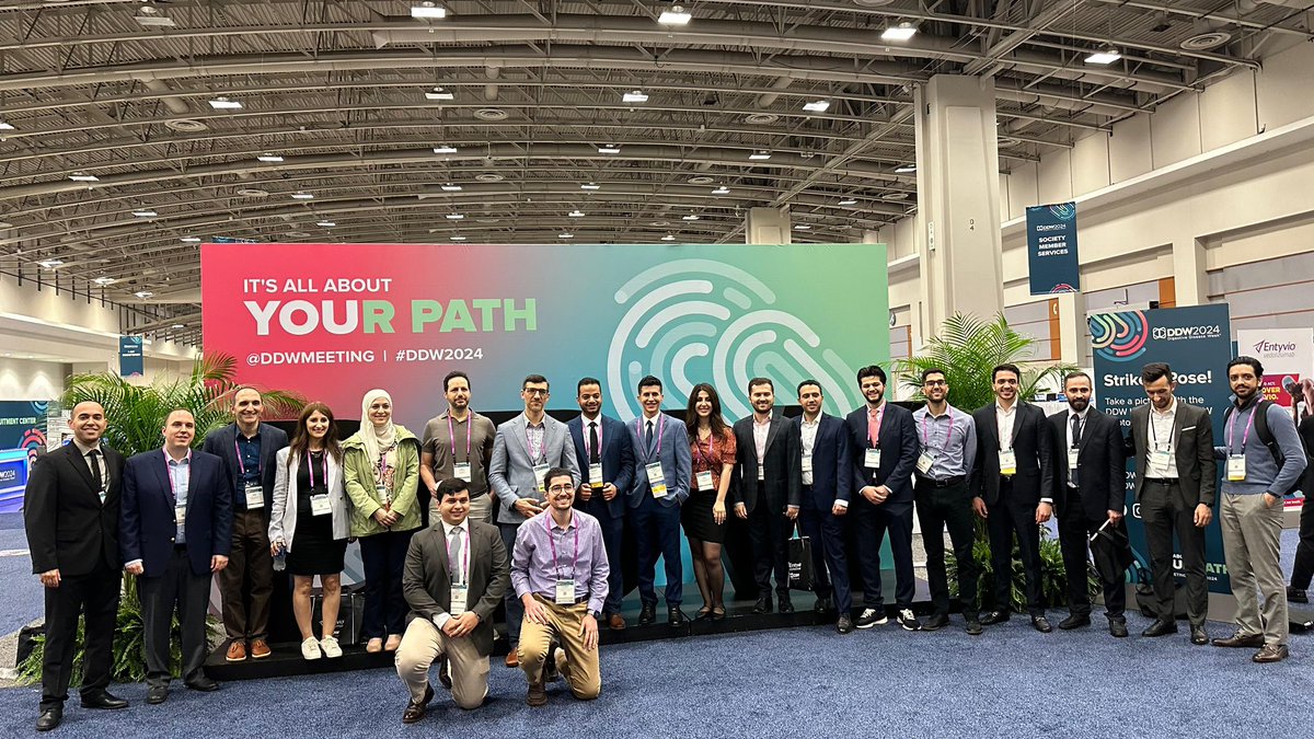 Thrilled to connect with my Jordanian GI colleagues at DDW 2024! 🇯🇴👨‍⚕️👩‍⚕️  #DDW2024