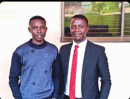 Whoever sees this guy in a sweater his name is @LivingMuhumuza don't beat but please direct him up to the @KiulawSociety moot court please @EmmaOkubu @0ctavian_04 @KadduReagan @UgLadyLawyer coz he has exams on Wednesday but coz of @Arsenal's fail to win the @EPLKingdom trophy