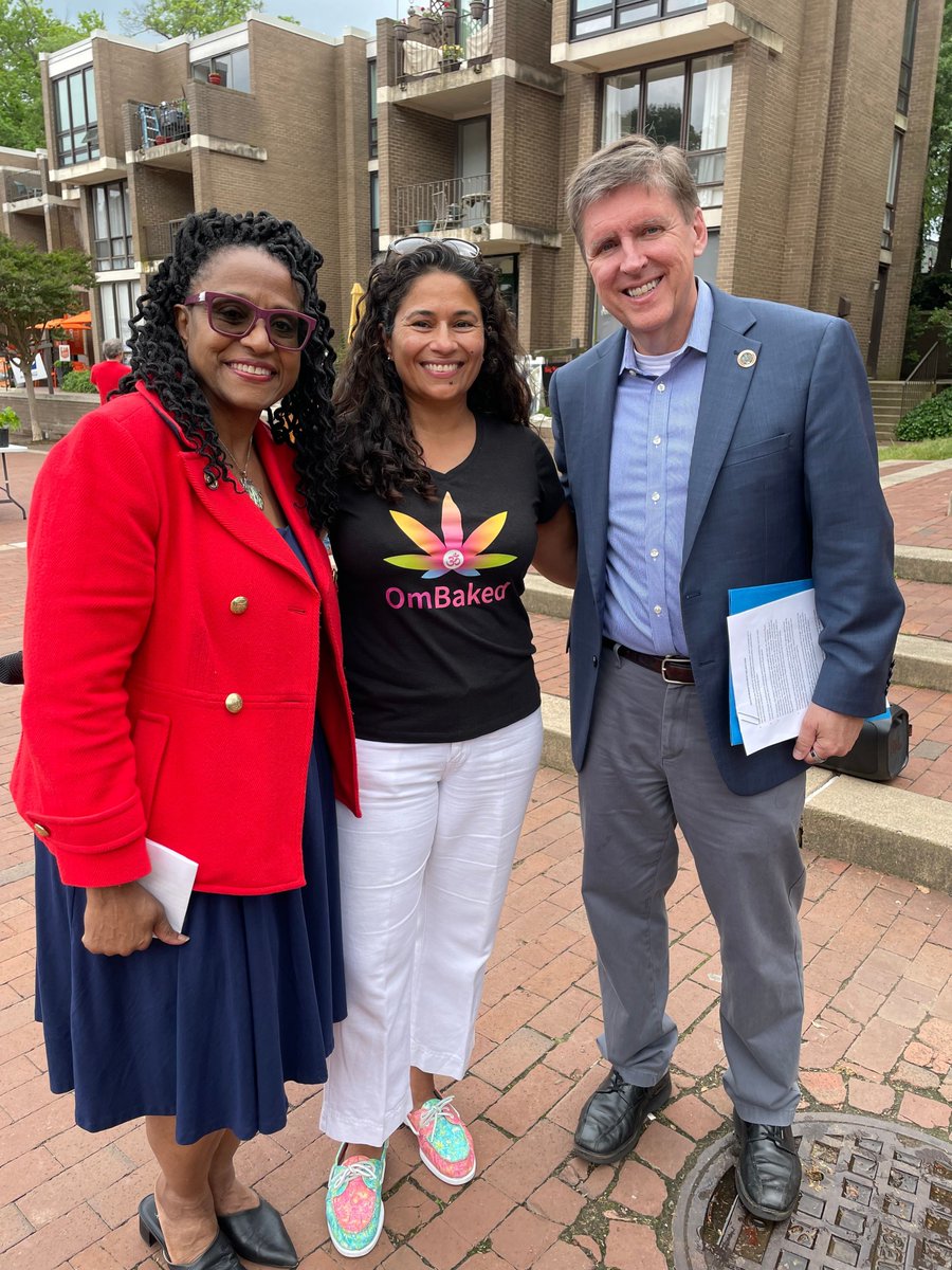 At today's @OMBaked Holistic Health Fair, I discussed the initiatives and services in the county that link individual wellness with environmental sustainability--values at the core of Reston's establishment. Thanks to Radhika Murari for inviting me. #Wellbeing #Sustainability