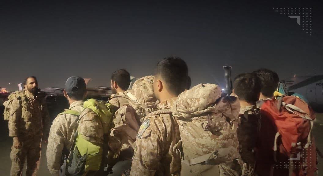 🇮🇷Army and IRGC rapid response teams arrived at the scene to conduct a night search operation.