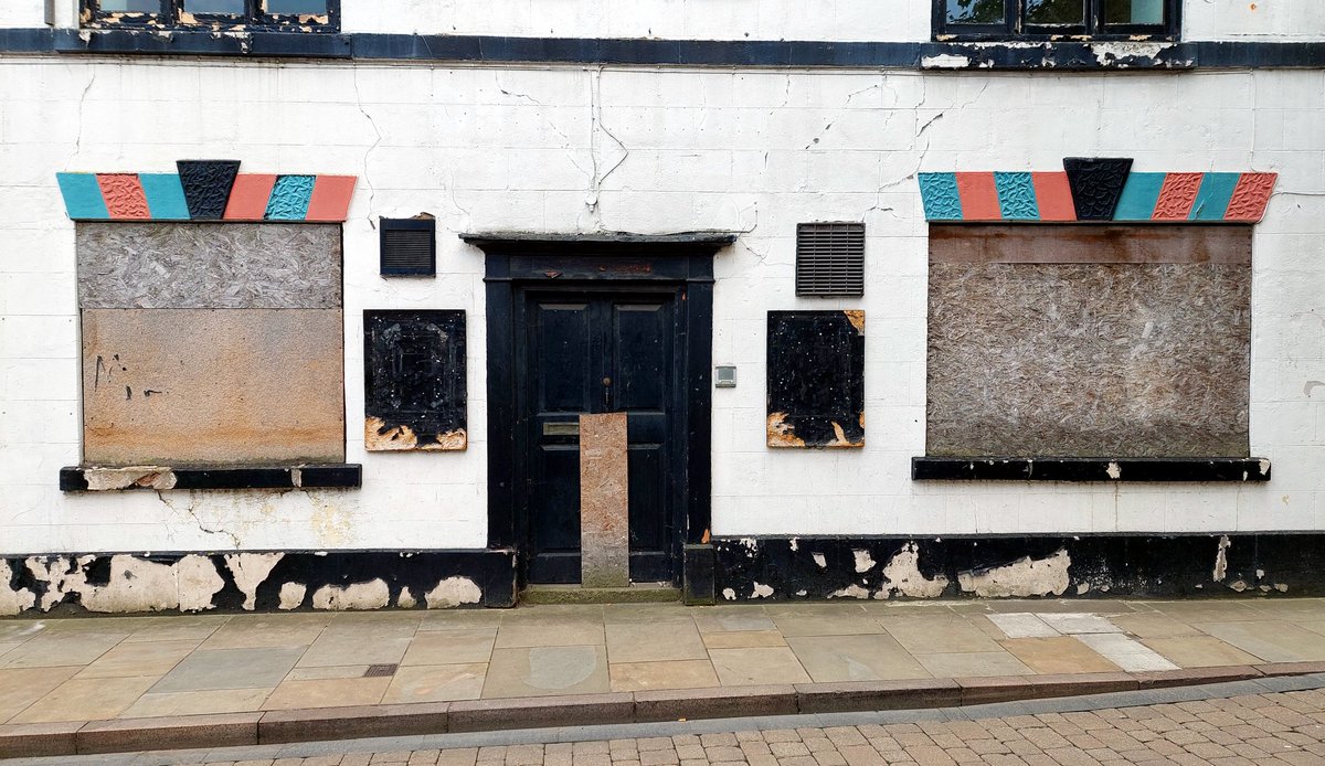 Bore Street #Lichfield .. 'genuine civilised life in an English provincial town' (Samuel Johnson)
@WallArtGroup @GrimArtGroup @LichfieldLive @VisitLichfield @lichdiscovered @Lichfield_DC @SamuelJohnsonBM @lichfieldfest @DoorsNo3828 @lichfield_cc @EnjoyStaffs