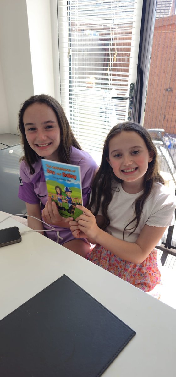 My grand-daughters Sophie & Bella were delighted with this gift from Stephen Michael Kelly - a signed copy of The Adventures of Rex and Daisy Thank you Stephen 👏 @Smk103004Kelly amazon.com/dp/1956295143?…