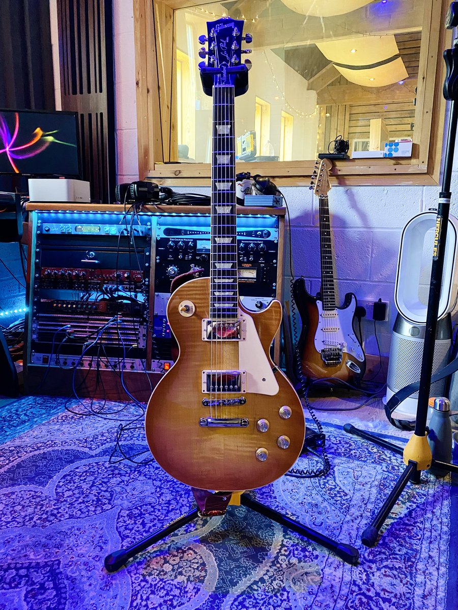 Songwriting with this beauty. #LesPaul #Unburst @GibsonGuitarUK