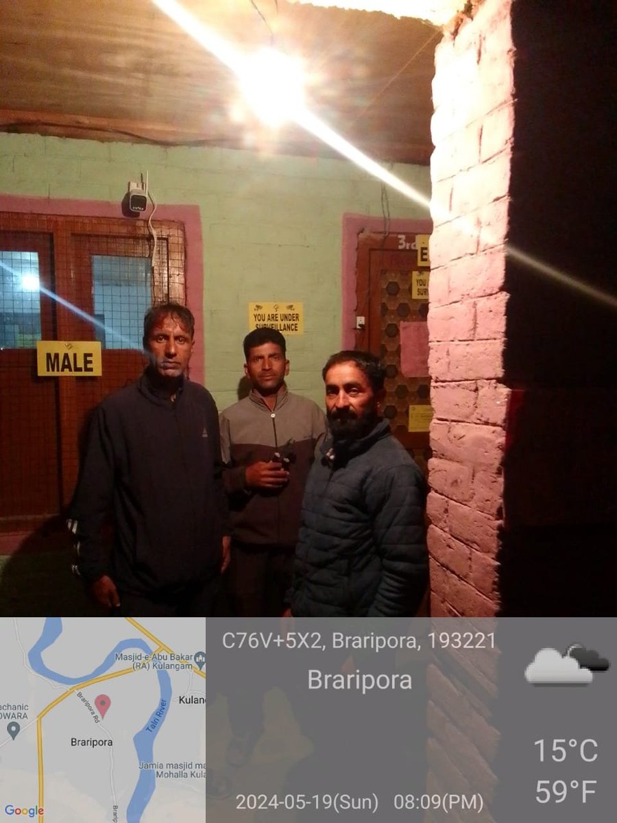 #KPDCL field staff on night duty for ensuring seamless power supply at Polling Stations, Camping Sites and other centres for Lok Sabha 2024 elections tomorrow in #ESD 📍Handwara: Er. Sajid Iqbal Mir, SDO. @diprjk @OfficeOfLGJandK @MinOfPower