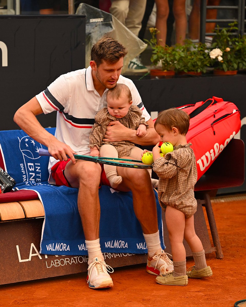 I'm not crying, I have just a Jarry family in my eye. 🥹❤️ #IBI24 | @atptour | @NicoJarry