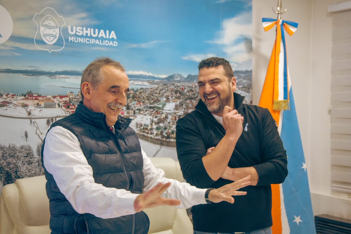 En el día de ayer recibí con parte de mi equipo a Guillermo Moreno.

Conversamos sobre la situación compleja que atraviesa nuestra provincia y Ushuaia por las políticas llevadas adelante por el gobierno nacional.

Gracias por tu visita compañero y por tan valioso intercambio.
