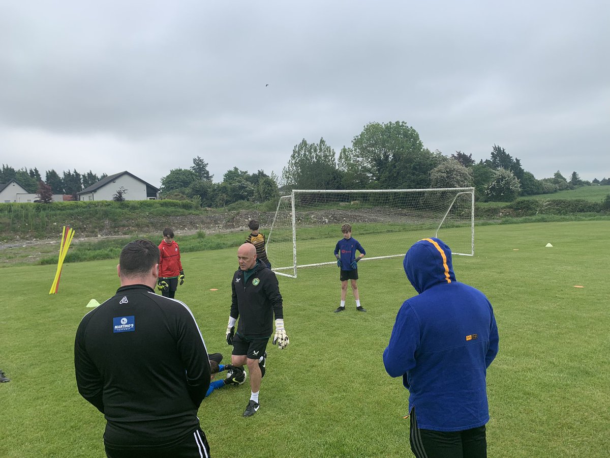 richie_fitz1's tweet photo. A big thank you to @Mullingarsoccer for hosting our @FAIreland @FAICoachDev Goalkeeping Development Course over the weekend. Also thanks to @LongfordTownFC and @Mullingarsoccer for providing the goalkeepers on both days for the practicals #coachdevelopment #gk 🇮🇪⚽️ https://t.co/togH5pCp86