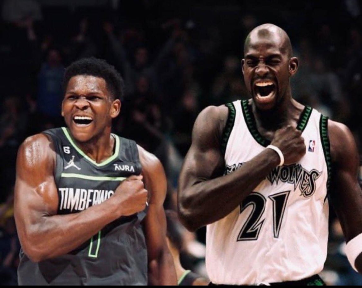 GlowSurfing's tweet image. #wolvesin7
💙💚🏀