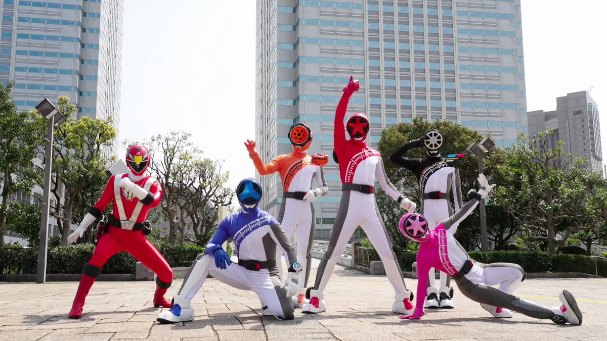 Team pose! I know @yasuhisafruhara wants to return as Boon Fire... or should I say Boonboom Fire 🤣 #Boonboomger #GoOnger