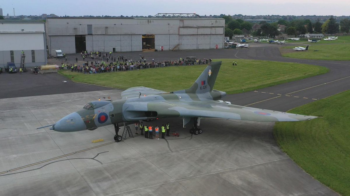 Thank you to everyone who attended our Twilight Taxi Run yesterday! We hope you enjoyed watching XL426 at @SouthendAirport. Share your photos and videos in the comments! Photos by Andy Lockwood of @Andy_Jibz_TV.