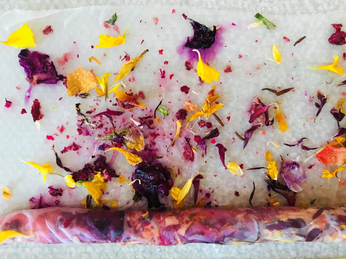 Learn the ancient art of natural dyeing and create your own beautiful silk scarf! The artist behind Three Storey Design is leading a Botanical dyed Silk Scarf Workshop at Salford Museum and Art Gallery on Sunday June 23rd from 12:30 to 3:30. Book here👉buff.ly/44jwmve