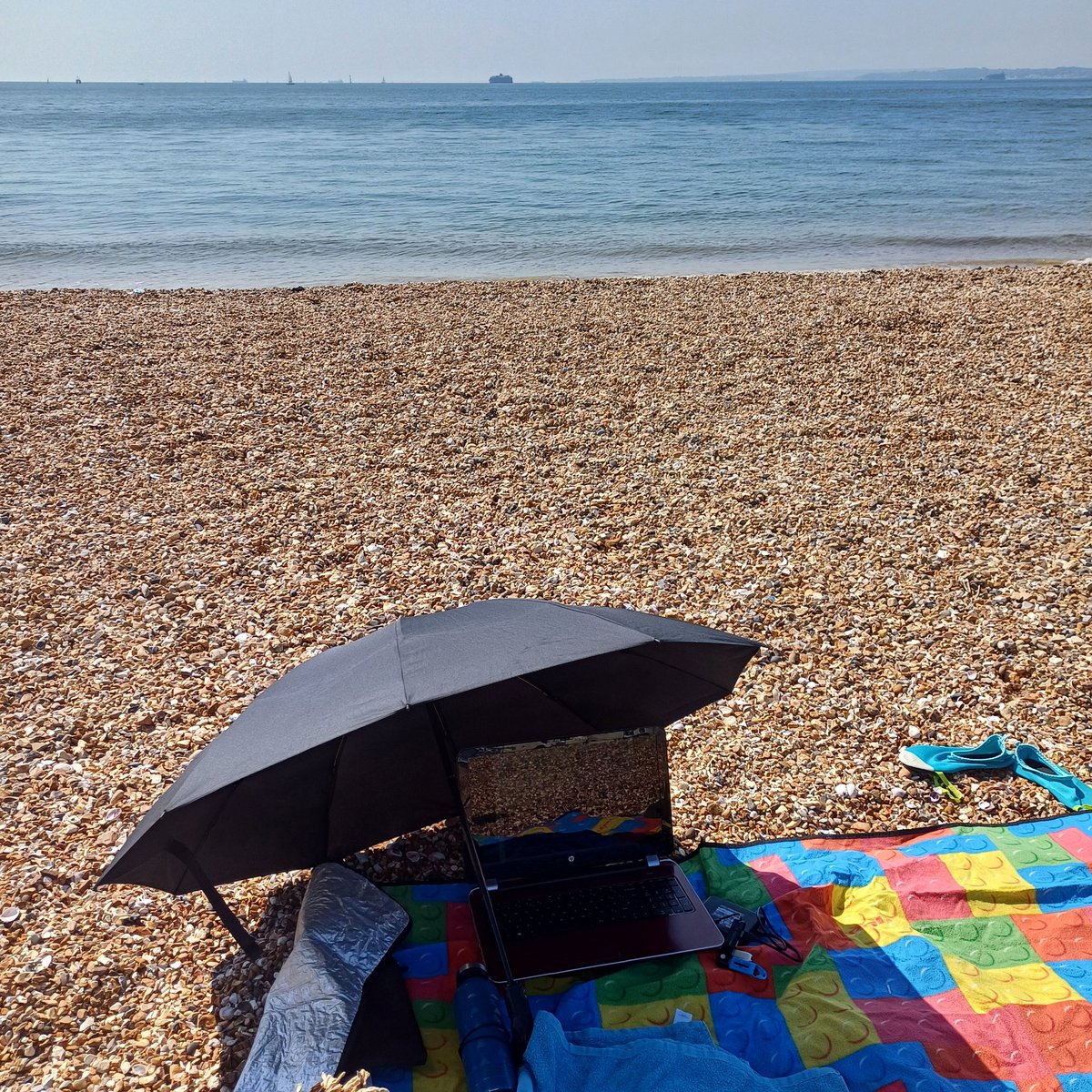 Took my desk to the beach for a  couple of hours this morning. The fresh air definitely helped and I have had a very productive day working on a presentation for an international conference 
#phd #phdlife #forensicscience #fingerprints