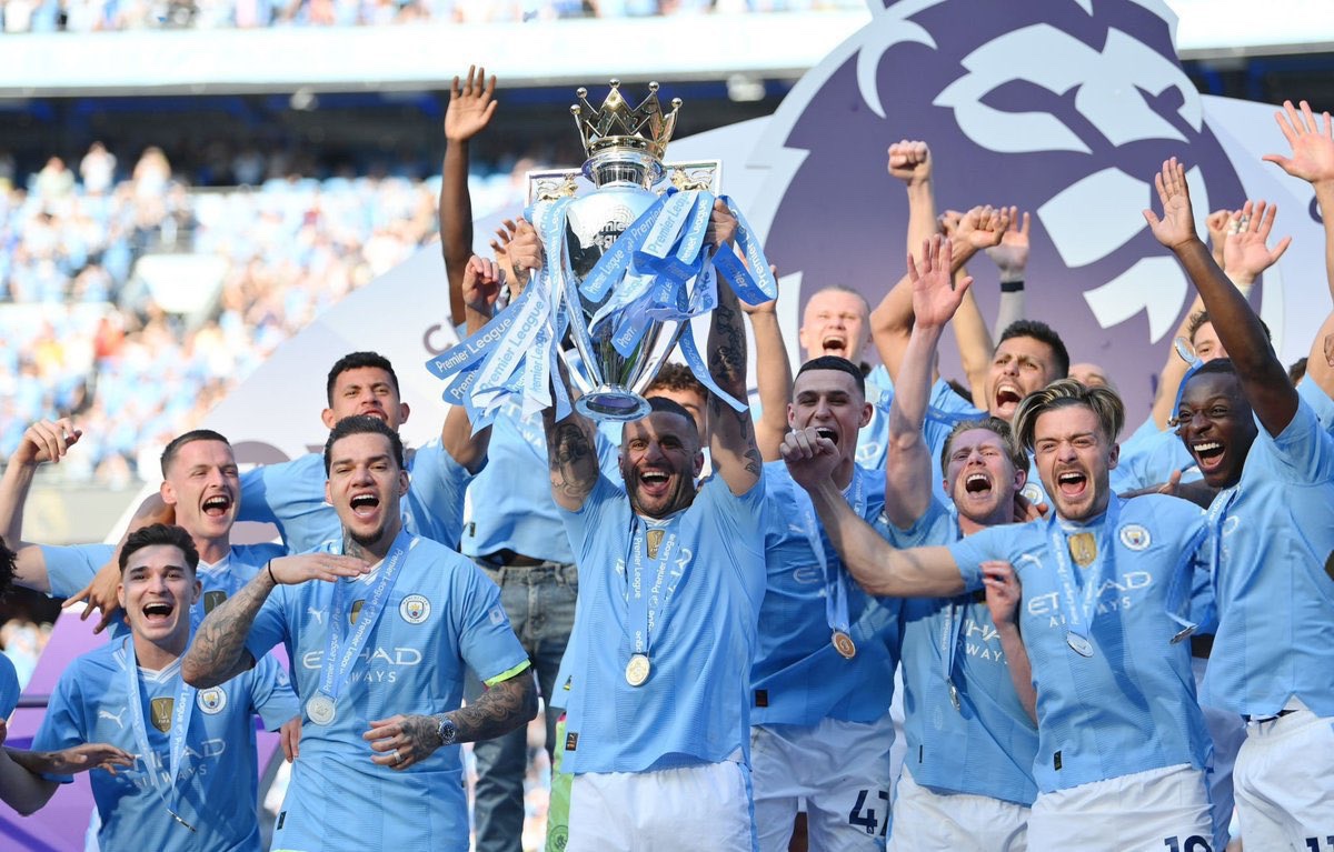 EPLworld's tweet photo. الرابعه على التوالي!🏆🔵 https://t.co/dibY4UjqFP