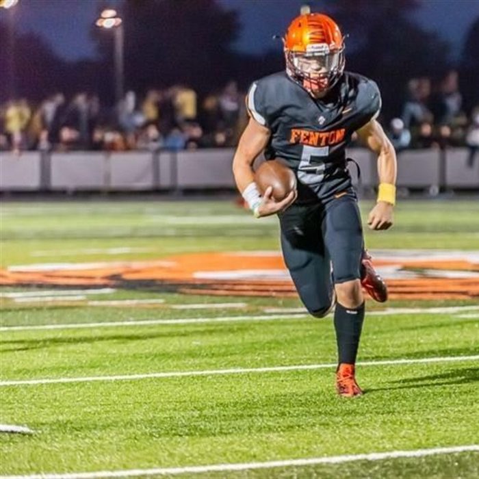 Big edition of <a href="/WHMI/">WHMI</a> ‘s Inside The Huddle on my B day today! Brighton Cheer head coach &amp; brand new Hall of Famer Christina Wilson flips in &amp; Fenton Tigers two sport stud <a href="/jbond0308/">Ja’Hion Bond</a> &amp; Albion commit joins me at 7PM on 93.5FM &amp; WHMI. Com