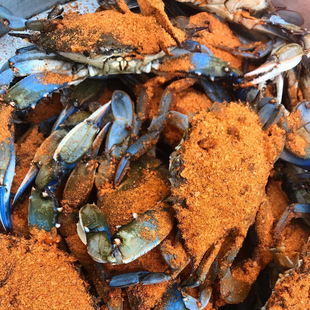 Water you doing this Weekend 🤣 Crackin Crabs CARRYOUT CRAB PRICES Males Small $45 Dz Medium $65 Dz Large $95 Dz Xlg $125 Dz Jumbo $150 dz EAT IN CRAB PRICES Sm- $50 Dz Med- $80 Dz Large- $110 Dz Xlg- $150 Dz Jumbo- $180 Dz HOURS Mon- Thurs 11-9 Fri- Sat 11-10 Sun 11...