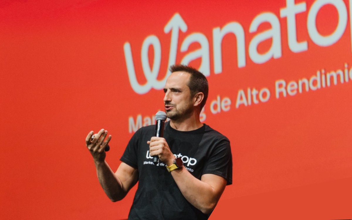 Alberto Lopez, <a href="/alopezbueno/">Alberto López</a> CEO de <a href="/Wanatop/">Wanatop</a>, dirigiendo su equipo, mostrando campañas de Paid Media 360 en directo

Top Top Top Wanatop

#PROmarketingDAY