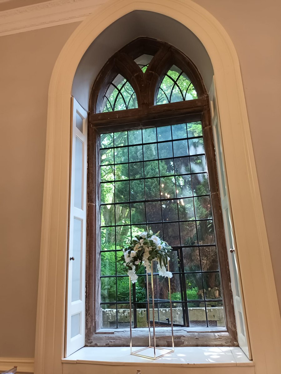 Clearwell Castle looked incredible in the sun today at a beautiful wedding <a href="/clearwell/">Clearwell</a> #weddingseason #SunnySunday #music #weddingmusic