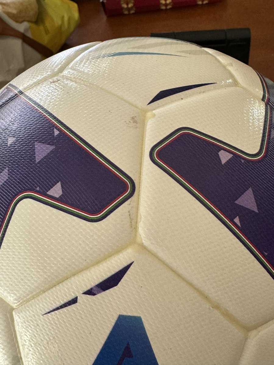 MattPodar's tweet image. Really @PUMA? This is so called “FIFA Quality?” Your advertised “Machine stitched” Serie A ball looks like it was glued by a 6 year old, almost none of the graphics line up across the panels, even the logo is off-set at the tail.