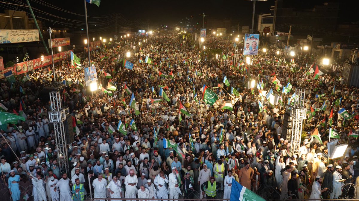 پشاور - امیر جماعت اسلامی پاکستان حافظ نعیم الرحمن تاریخی غزہ ملین مارچ سے خطاب کر رہے ہیں
#غزہ_ملین_مارچ_پشاور