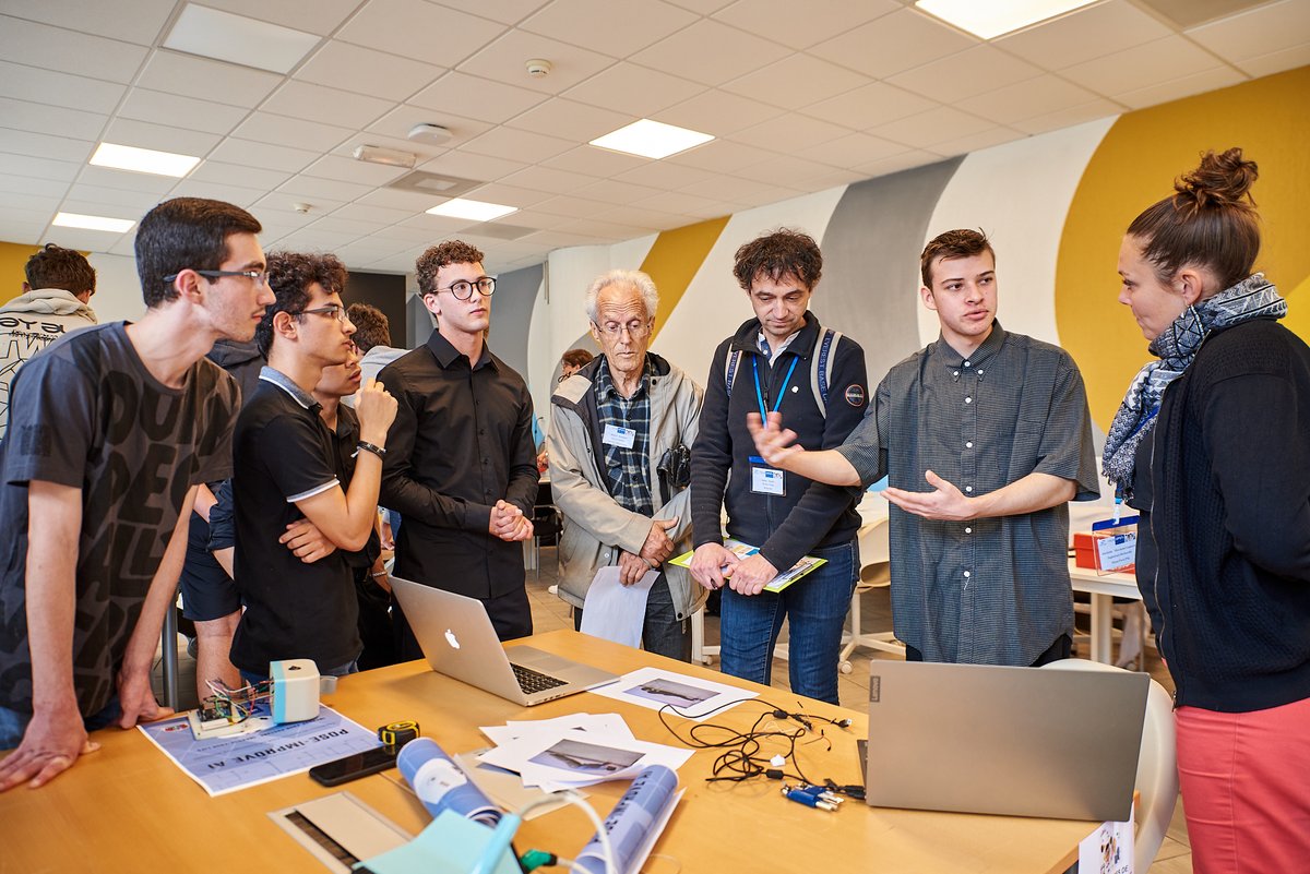 Olympiades Sciences Ingénieur - Nice - D.Cornette (@olympiadessi06) on Twitter photo ✒ Les évaluations ont été assurées par une quarantaine de doctorants, post-doctorants, chercheurs et ingénieurs de recherche issus des @MinesParis mais aussi par des membres de <a href="/AM_Alumni/">Arts&Métiers Alumni</a>, <a href="/IESF_CA/">IESF_CA</a>, <a href="/Rotary_Cannes/">Rotary_Cannes</a>,  <a href="/Ellesbougent/">Elles bougent</a>  et <a href="/STI_Ac_Nice/">STI Nice</a>   ... ✒ Les évaluations ont été assurées par une quarantaine de doctorants, post-doctorants, chercheurs et ingénieurs de recherche issus des @MinesParis mais aussi par des membres de <a href="/AM_Alumni/">Arts&Métiers Alumni</a>, <a href="/IESF_CA/">IESF_CA</a>, <a href="/Rotary_Cannes/">Rotary_Cannes</a>,  <a href="/Ellesbougent/">Elles bougent</a>  et <a href="/STI_Ac_Nice/">STI Nice</a>   ...