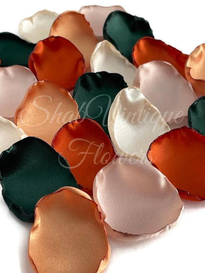 Add a touch of elegance to your rustic wedding with these exquisite flower petals! A luscious mix of Emerald, Rust, Old Gold, Ivory, and Champagne to create an enchantingly romantic aisle for your grand entrance.
