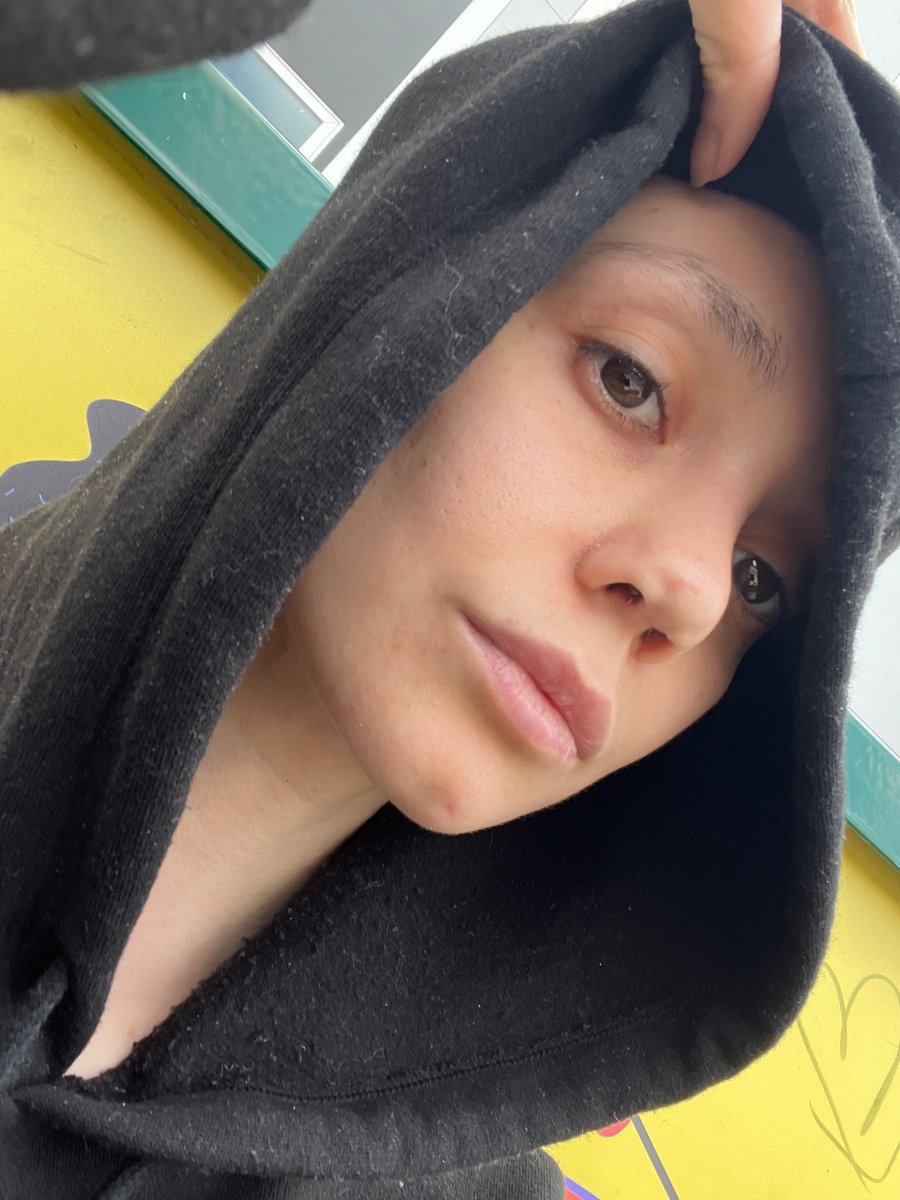 iracheldeborah's tweet photo. I look like who? https://t.co/ZqVaZwUDSN