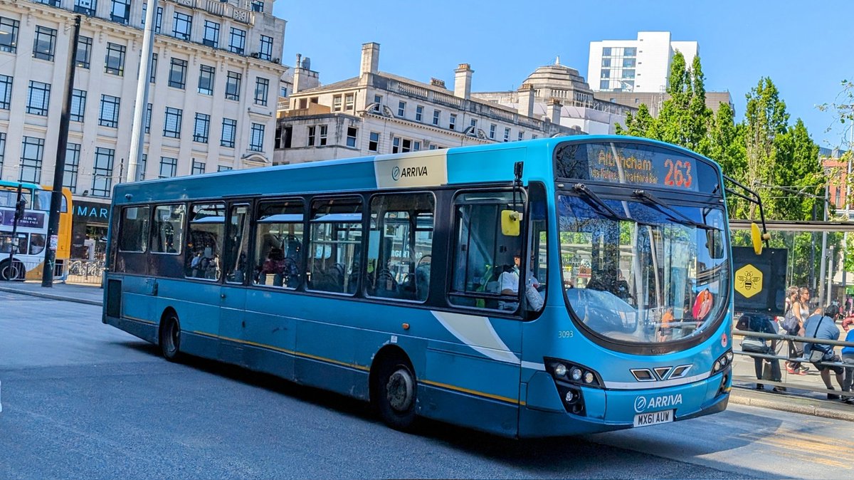 Pulsar in the sun 🌞 

@arrivanorthwest 3093 - MX61 AUW in #Manchester Piccadilly about to head back to #Altrincham.