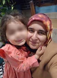 It has been exactly two years since Eda Korkut was arrested. Eda, who is imprisoned with her 5-year-old celiac daughter, has a husband who is also imprisoned.

People imprisoned for acts that are not crimes cannot be a family and suffer deeply. These pains must end!

#HumanRights