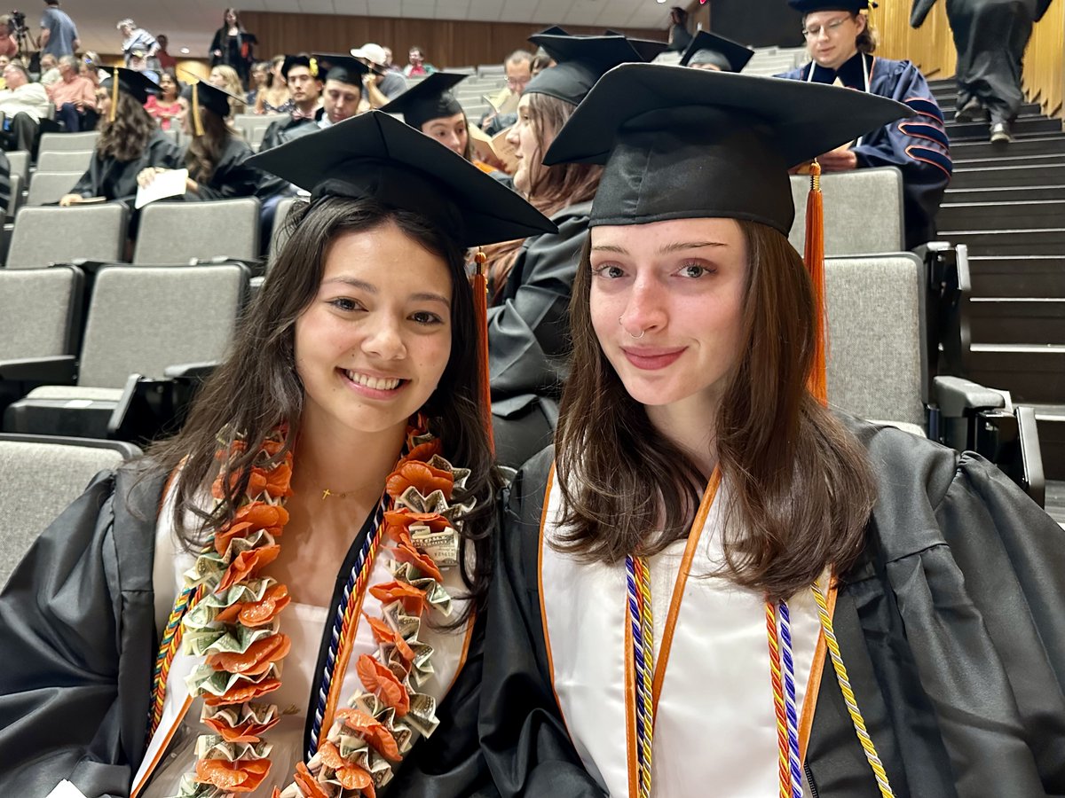 UVAEngineers's tweet photo. Congrats to our materials science and engineering grads!
#uvagrad #uva24 https://t.co/R3HXc0Q43j