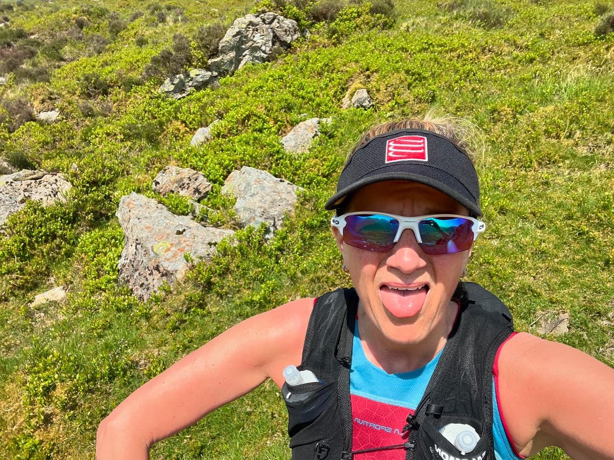 ratherbrunning's tweet image. Headed out Saturday morning onto Scafell Pike for 8am &amp;amp; down to Wasdale for the horseshoe &amp;amp; back to Borrowdale. It was a bit of a beast tbh as I under egged the ascent a little 🙈. Sail Beck was an amazing sight after being out of water for 2 hours 💦 🥵! Running mojo found! ⛰️💜