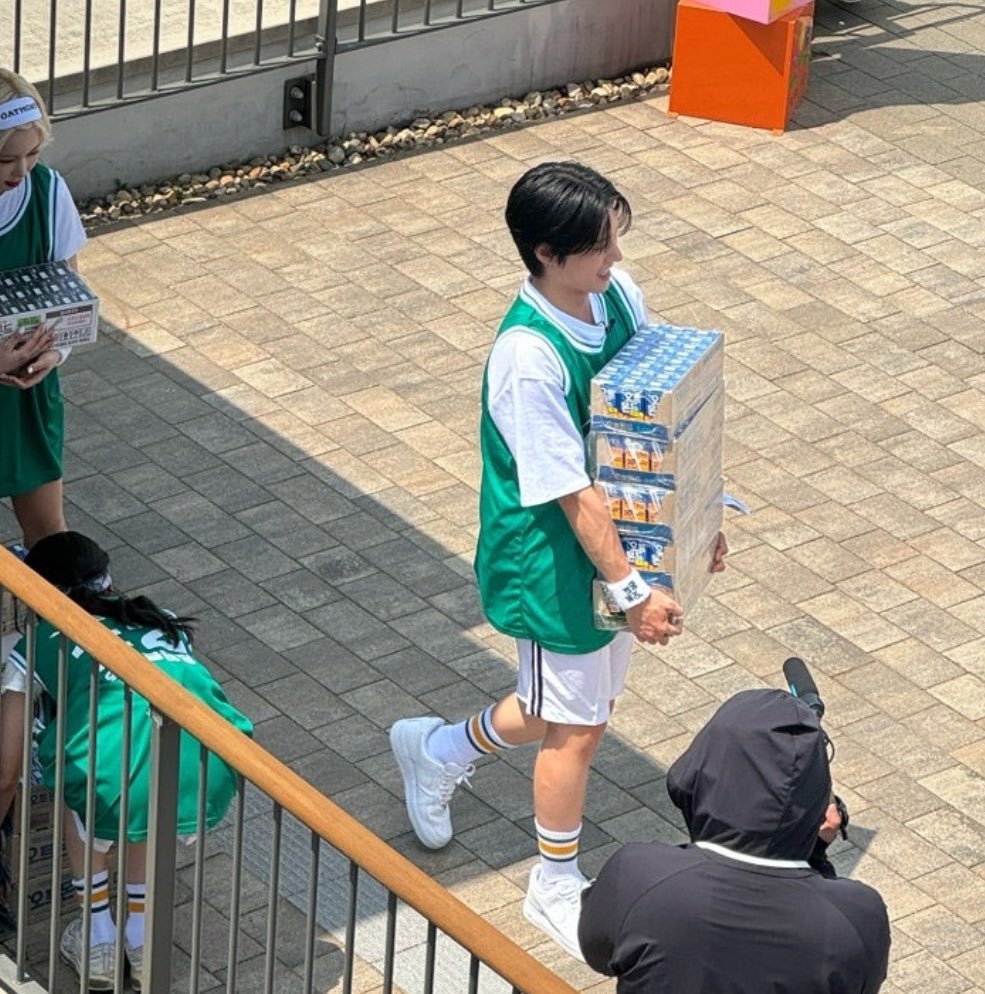 starshapedfluff's tweet photo. wooyoung‼️🥹💕🐈‍⬛ https://t.co/4vq3vnk6m6