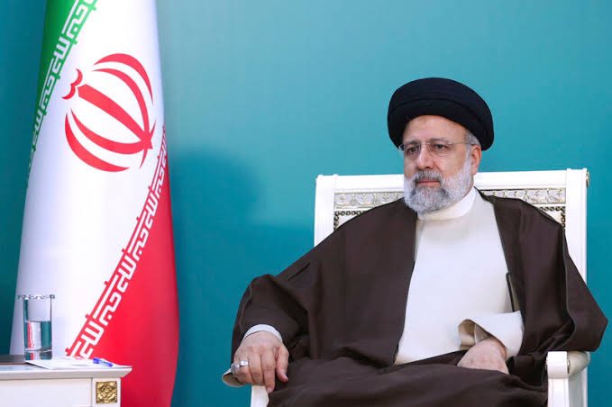 #BreakingNews : A helicopter carrying #Iranian President #EbrahimRaisi and his foreign minister #crashed on Sunday as it was crossing mountain #terrain in heavy fog. Search operation is going on… stay tuned for #updates. #iran #helicoptercrash