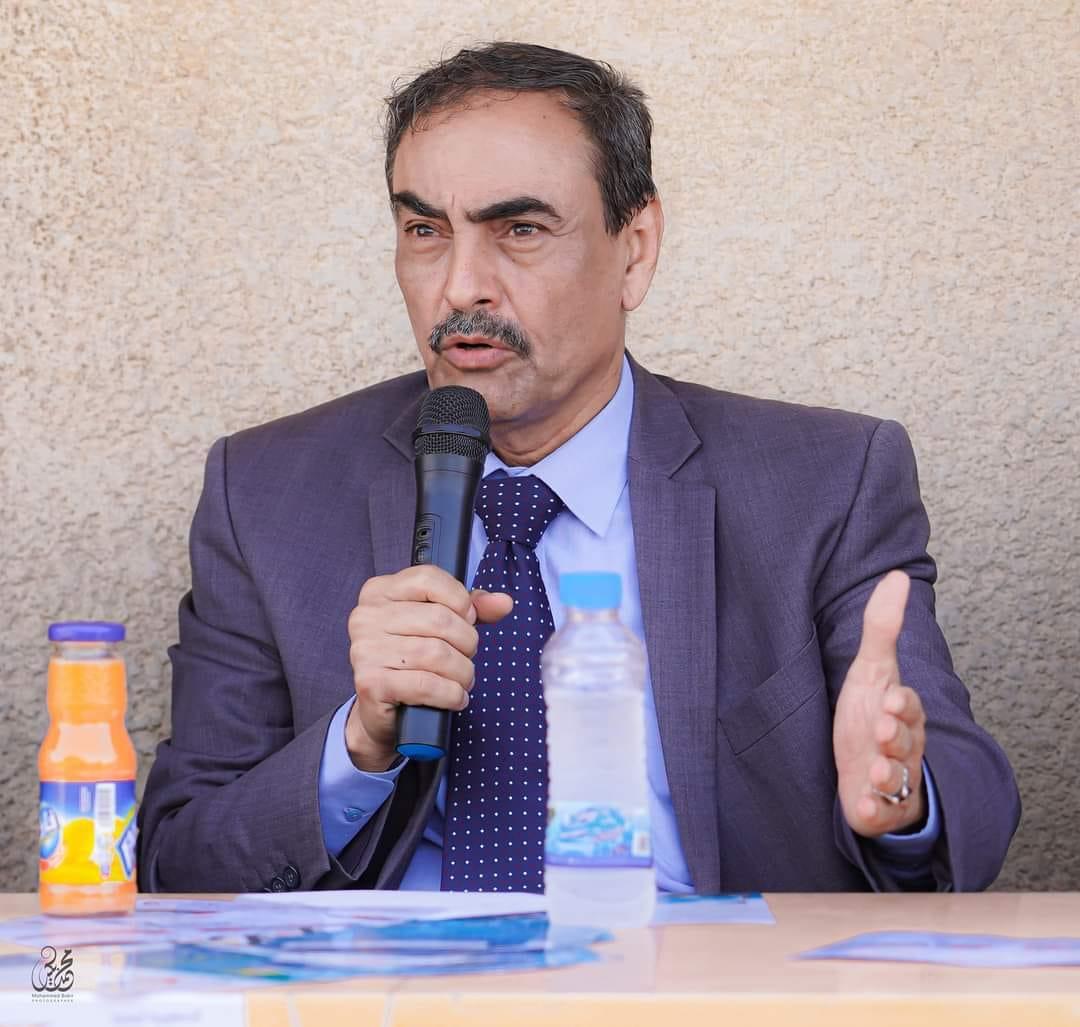 نجاة امين عام المجلس المحلي بمحافظة #شبوة الاستاذ عبدربه هشله ناصر ومقتل ابنه توفيق وابن شقيقة واحد مرافقيه واصابة اثنين بينهم شقيقة نتيجة كمين مسلح نصبه قبليين في مديرية عسيلان مساء اليوم.