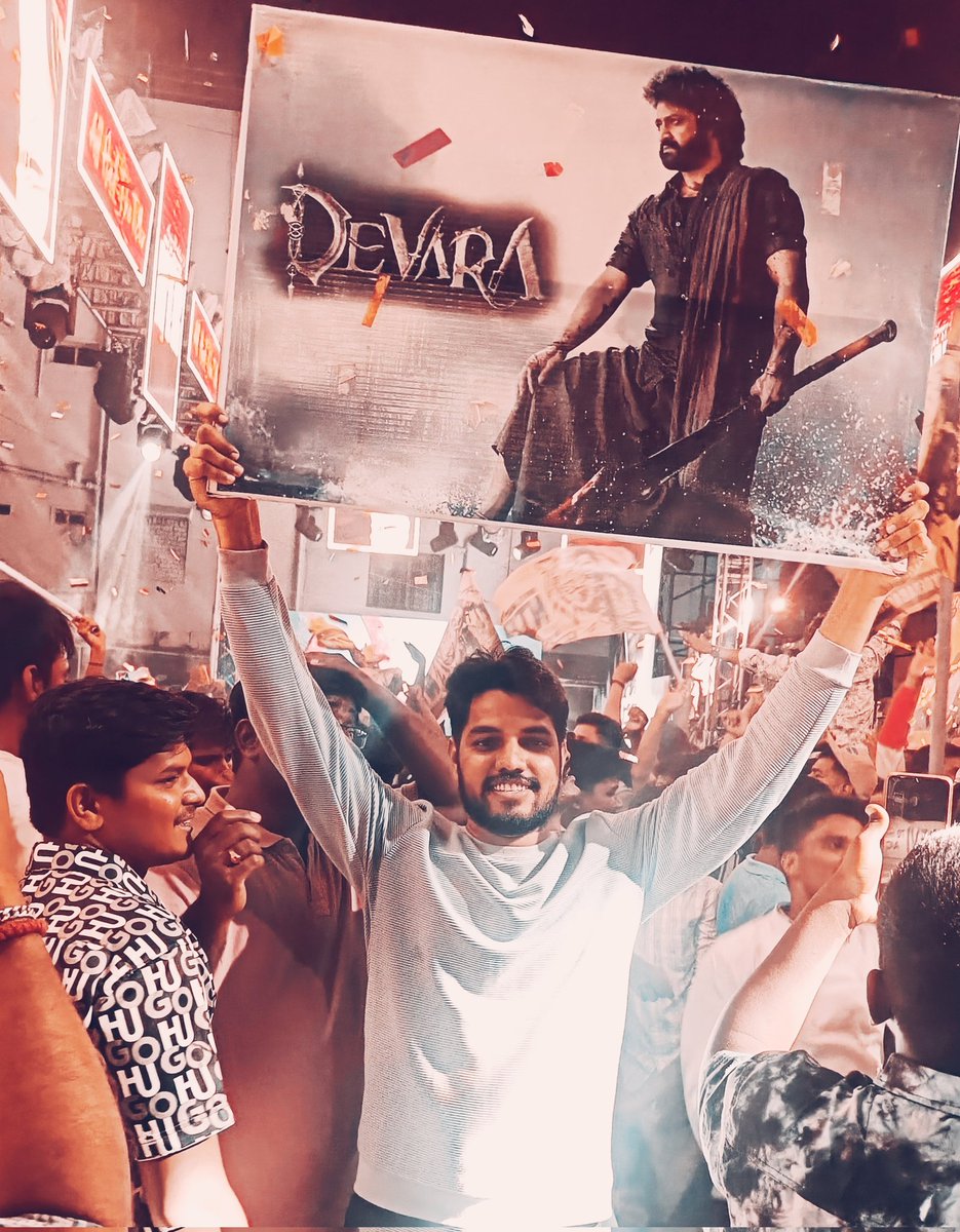 Sreekant777's tweet image. మరో జన్మంటూ ఉంటే మళ్లీ నీ అభిమానిగానే పుట్టాలి అని కోరుకుంటున్న @tarak9999 అన్నా💞💞💞

Happy Birthday @tarak9999 anna💥💥💓💓🔥🔥

@tarak9999 
#Fearsong 
#Devara1stSingle 
#Deavara 
#ManofMassessNTR