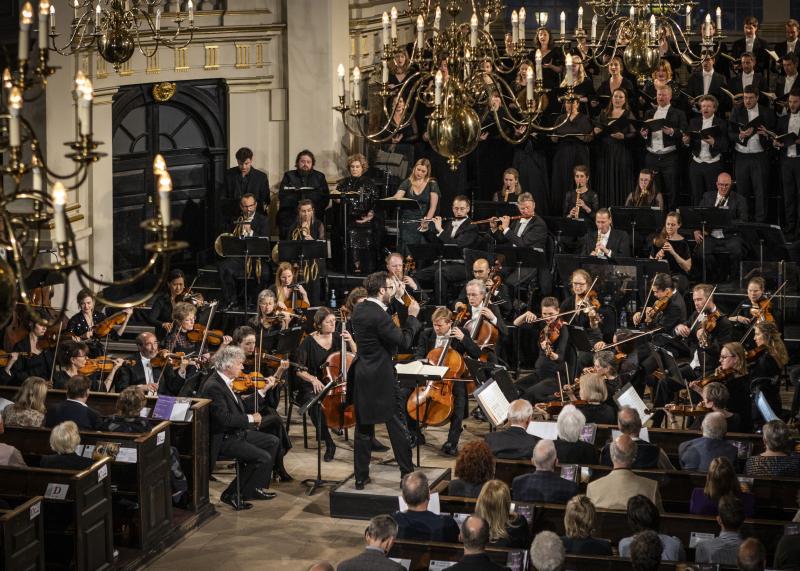 ‘An electric crackle of excitement tempered by virtuosic swagger and - not least - infectious fun’ ★★★★★ #ORR @mco_london #DinisSousa @smitf_london - #Beethoven, younger than springtime, in an exuberant cobweb-clearing symphony cycle, says @BoydTonkin theartsdesk.com/classical-musi…