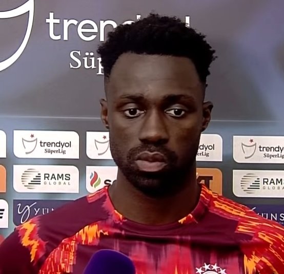 solcugazete's tweet photo. Galatasaraylı Davidson Sanchez: 

"Bugün onlar kutluyor. Haftaya da biz kutlayacağız." https://t.co/2H8HW6ZpFU