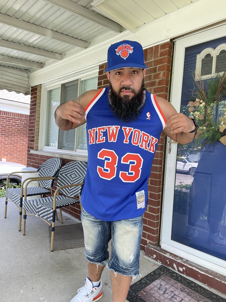#GameDay Yall already know who I’m rockin wit #NewYorkForever had to bring the #Ewing throwback out for this one #NYK #NewYorkKnicks #GoNyGoNYGo