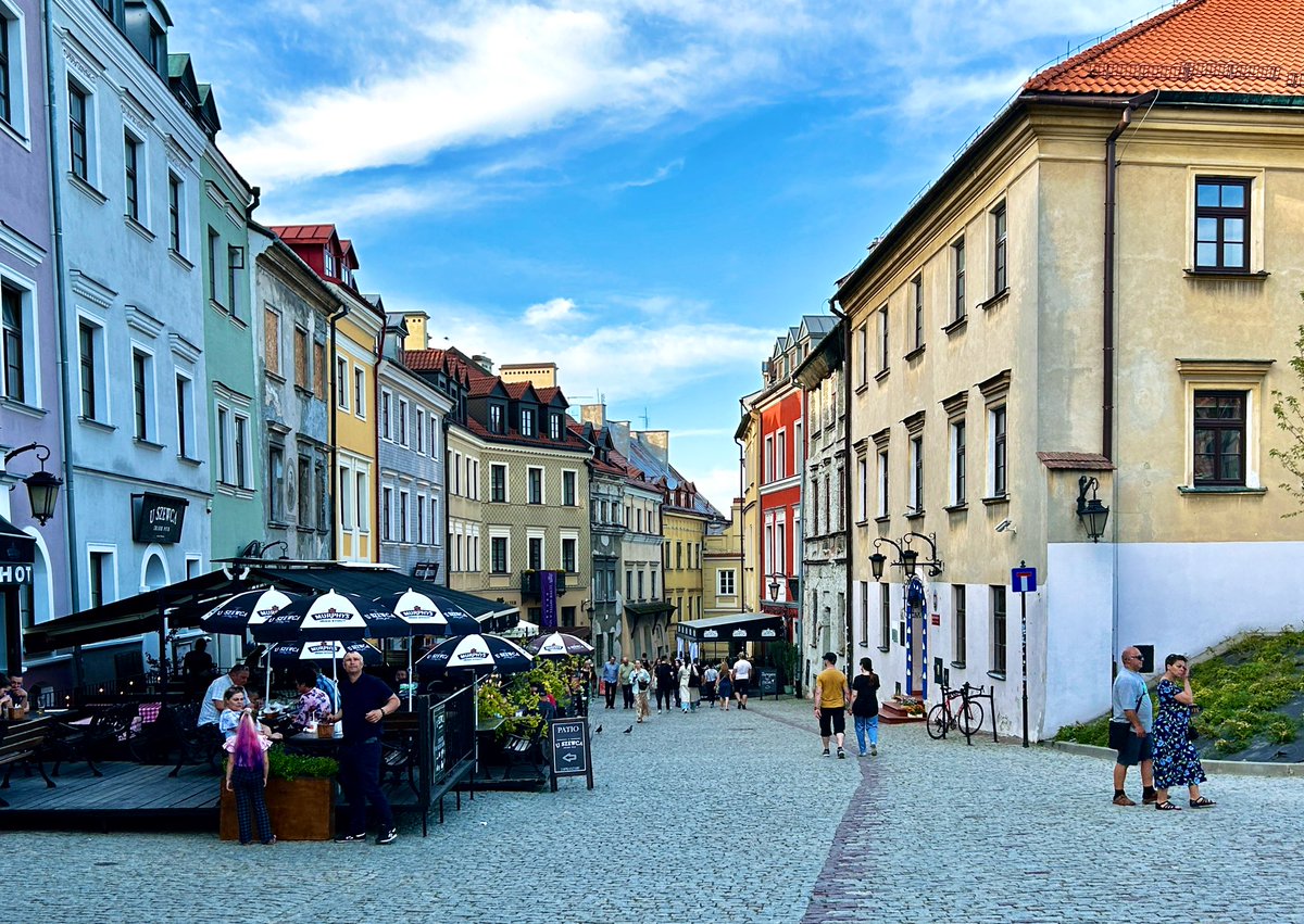 Gdyby ktoś chciał spróbować lokalnych przysmaków w Lublinie to polecam Zaczarowana Dorożkę, pyszne jedzenie i świetny klimat dwudziestolecia międzywojennego 🔥☺️🥳🍻