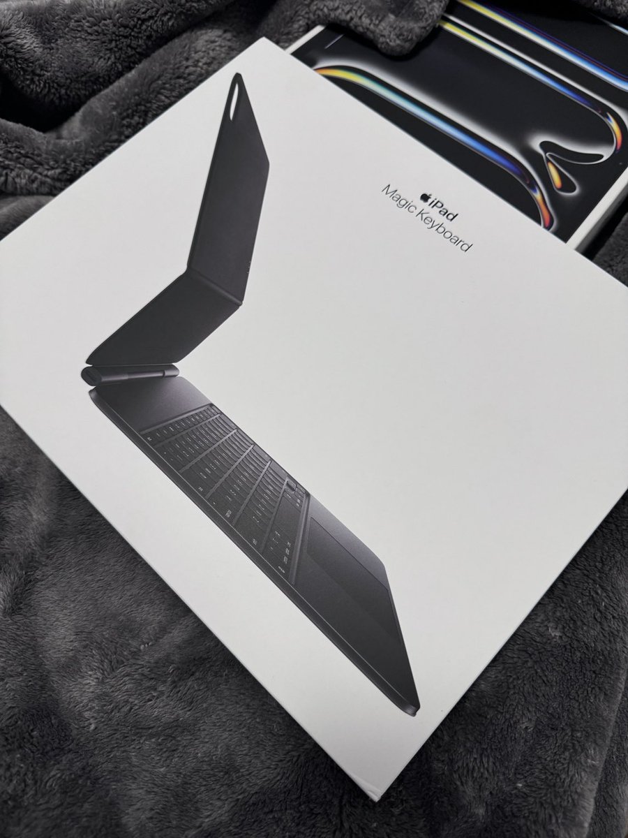 The_BarkKnight's tweet image. Jumping into the rabbit hole of the iOS Ecosystem in the last week. iPhone 15 pro max , Apple Watch Ultra 2 and iPad Pro (M4) #technerd #ios #apple

Shot with my pixel fold , the pixel 8pro is in the tech drawer for a bit. Still team pixel at heart.