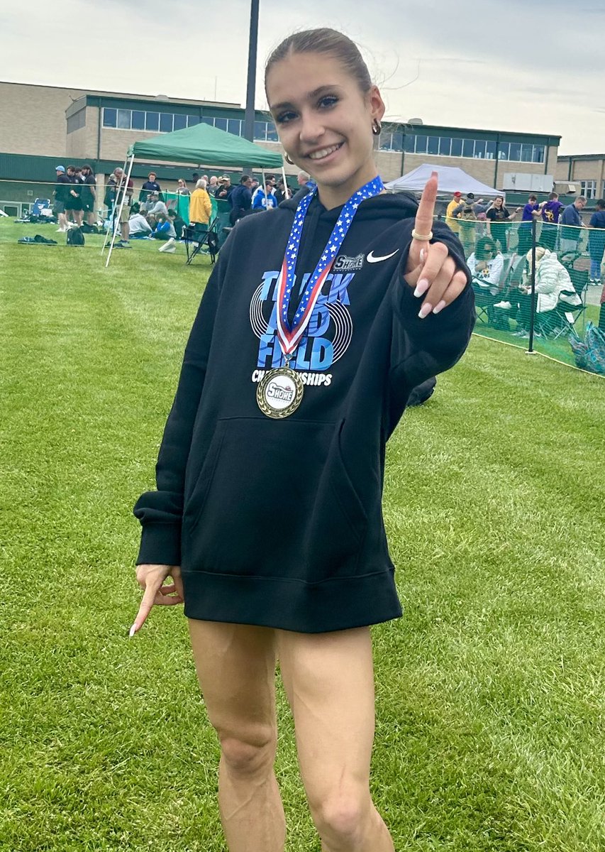 HHSCoachCole's tweet photo. @HolmdelHornets Congrats to our two Shore Conference Champions!! Alexa DiNardo (LJ) and Brielle McClarnon (3200m)!
@HolmdelHornets @njmilesplit @HSSportsNJ @APPSportsDesk @HolmdelHS https://t.co/BivoEpKhPv