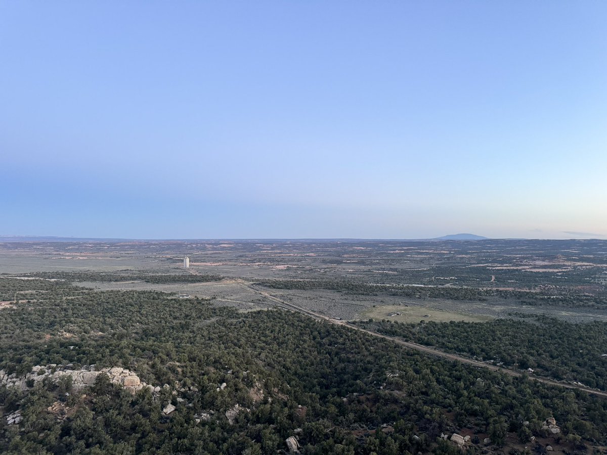 Clear skies this morning from the Black Mesa Summit. #NavajoNation